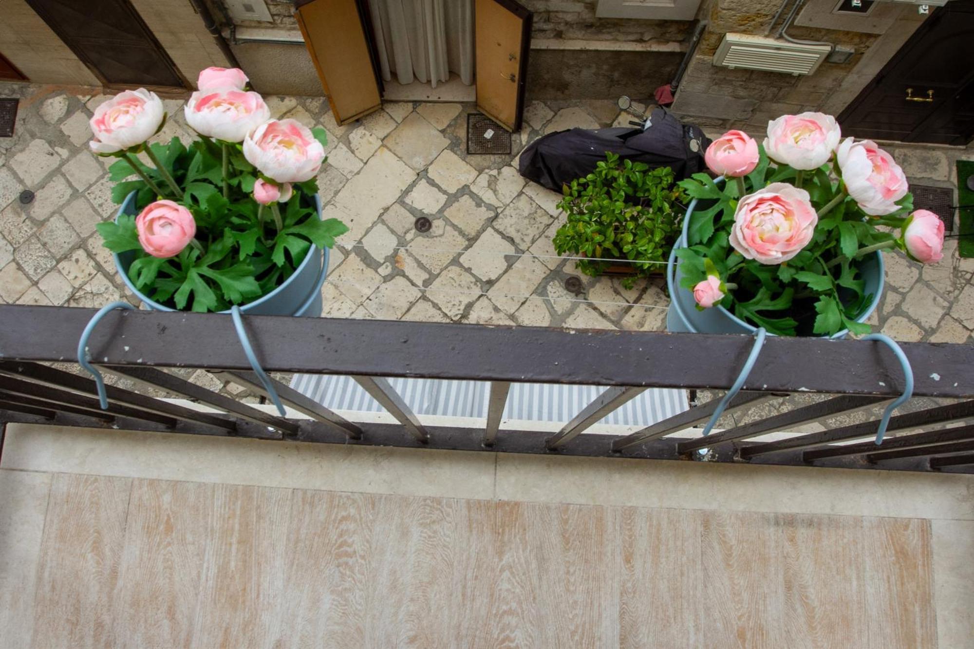 Bari In Un Click Apartment Exterior foto